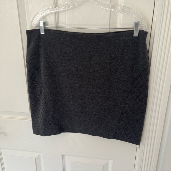 SIMPLY VERA VERA WANG Gray A-Line Pull On Skirt | Large - Picture 3 of 7